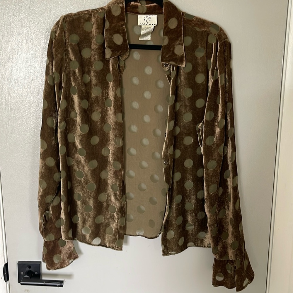 Ice button down